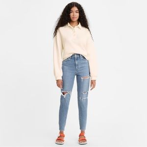 NWT Levi’s Mom Jeans